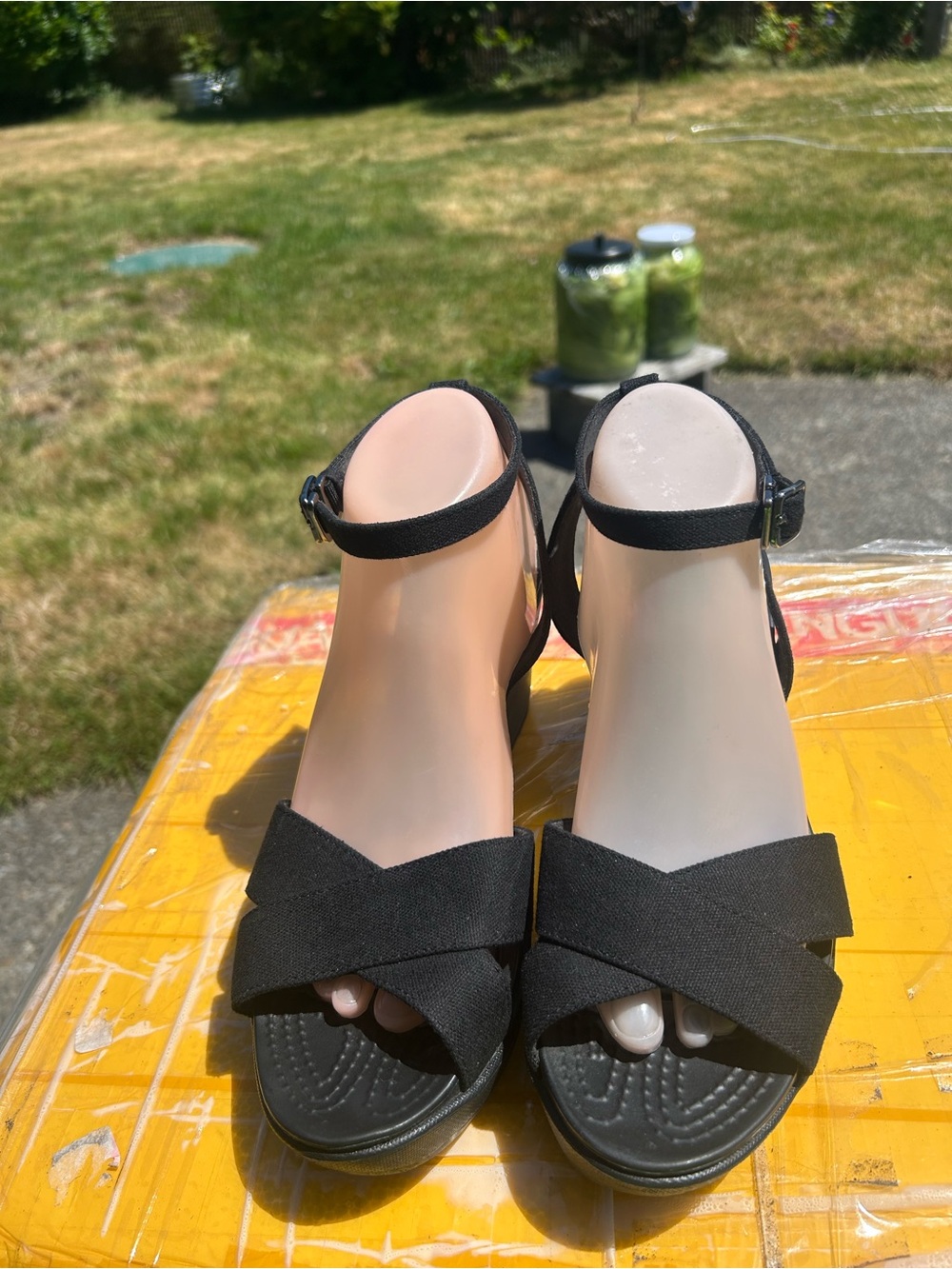 Crocs Leigh II Cross Strap Strappy Ankle Wedge Sandals Black Women’s Size 10 - Picture 10 of 16